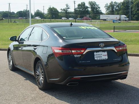 Used 2016 Toyota Avalon Limited FWD image 13
