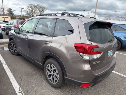 Used 2023 Subaru Forester Premium image 37