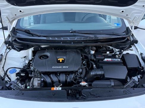 Used 2017 Kia Forte LX w/ LX Popular Package FWD image 5