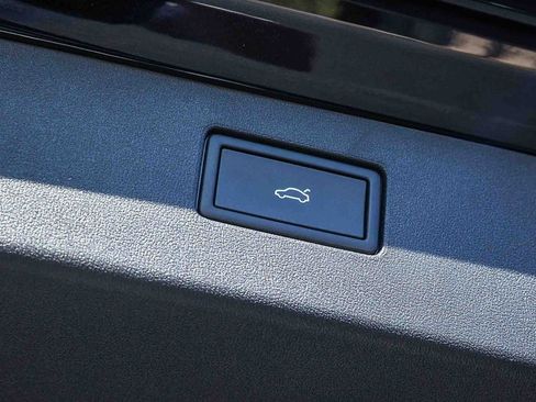 New 2026 Volkswagen Tiguan SE R-Line image 36