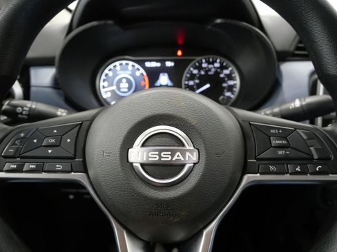 Used 2025 Nissan Versa SV FWD image 15