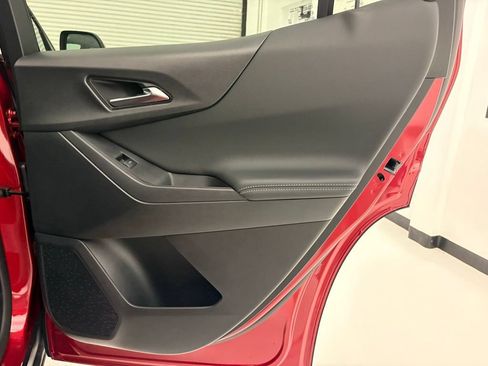 New 2026 Chevrolet Equinox LT FWD image 32
