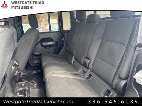 Used 2021 Jeep Gladiator Sport AWD/4WD image 17