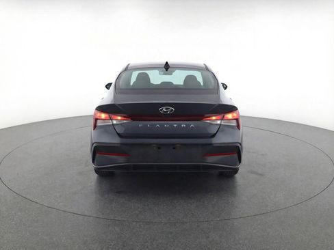 Used 2024 Hyundai Elantra SEL image 7