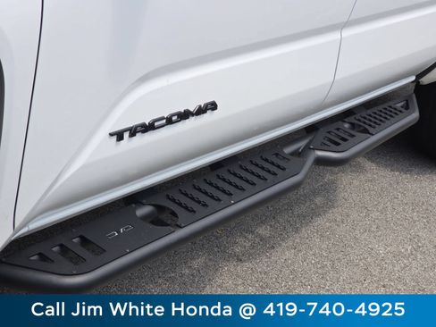 Used 2025 Toyota Tacoma TRD Off-Road w/ TRD Off Road Upgrade Package AWD/4WD image 14