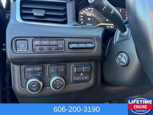 Used 2023 GMC Yukon Denali Ultimate AWD/4WD image 27