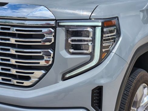 Used 2025 GMC Sierra 1500 Denali AWD/4WD image 9