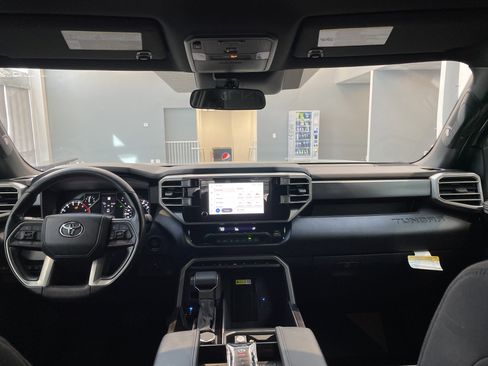 Used 2025 Toyota Tundra SR5 w/ SR5 Convenience Package image 28