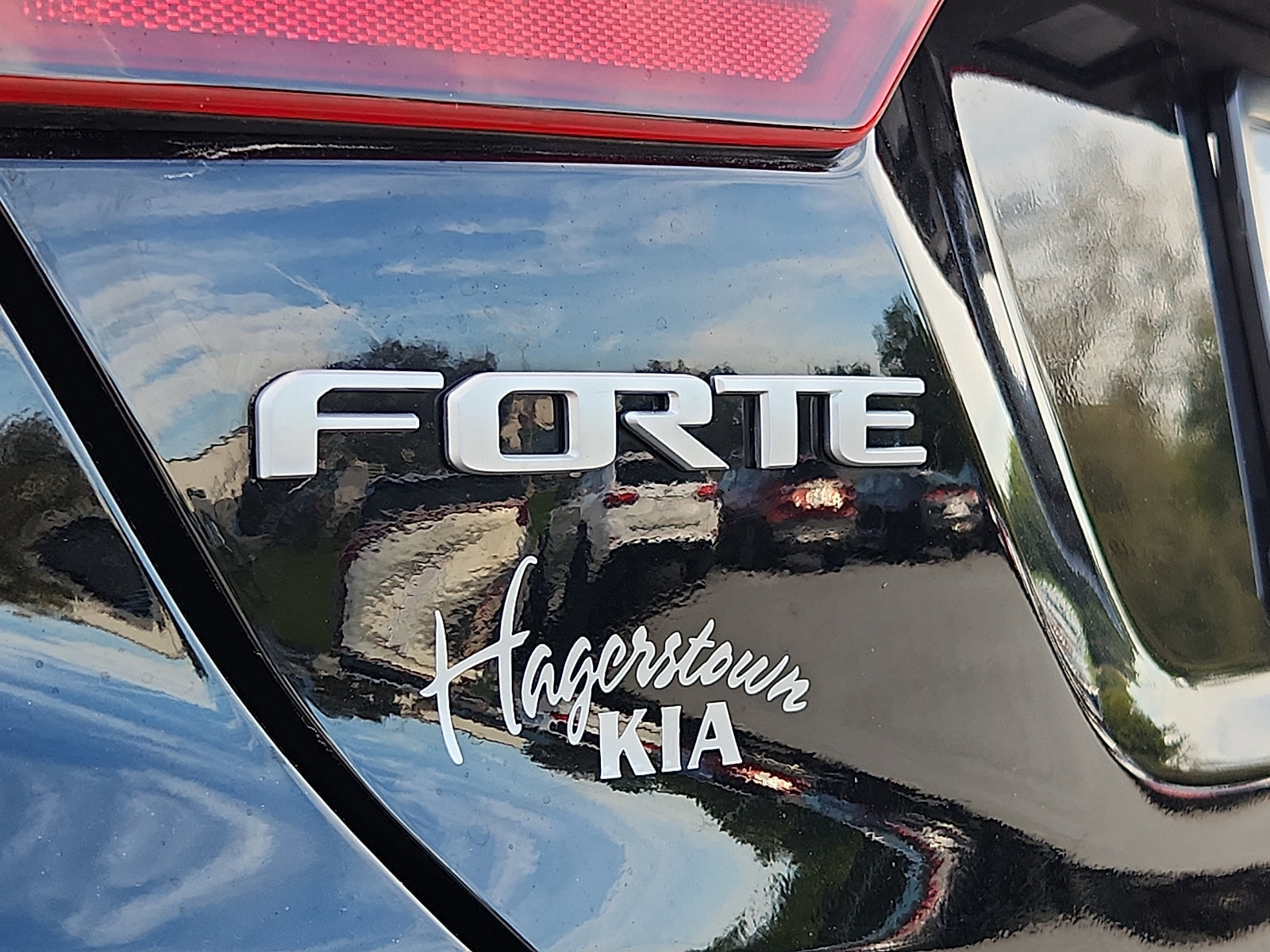 Used 2023 Kia Forte GT-Line w/ GT-Line Technology Package FWD image 31