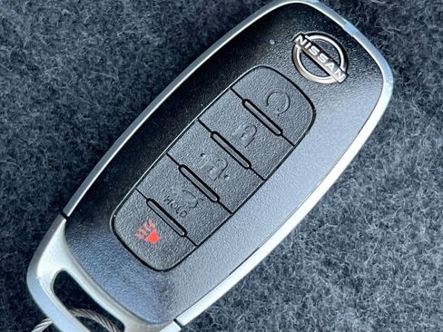 Used 2025 Nissan Rogue SV AWD/4WD image 28