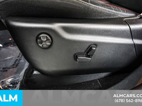 Used 2025 Dodge Durango GT AWD/4WD image 34