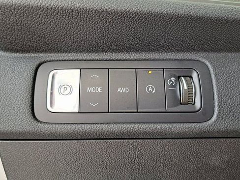 Used 2025 Chevrolet Traverse LT AWD/4WD image 13