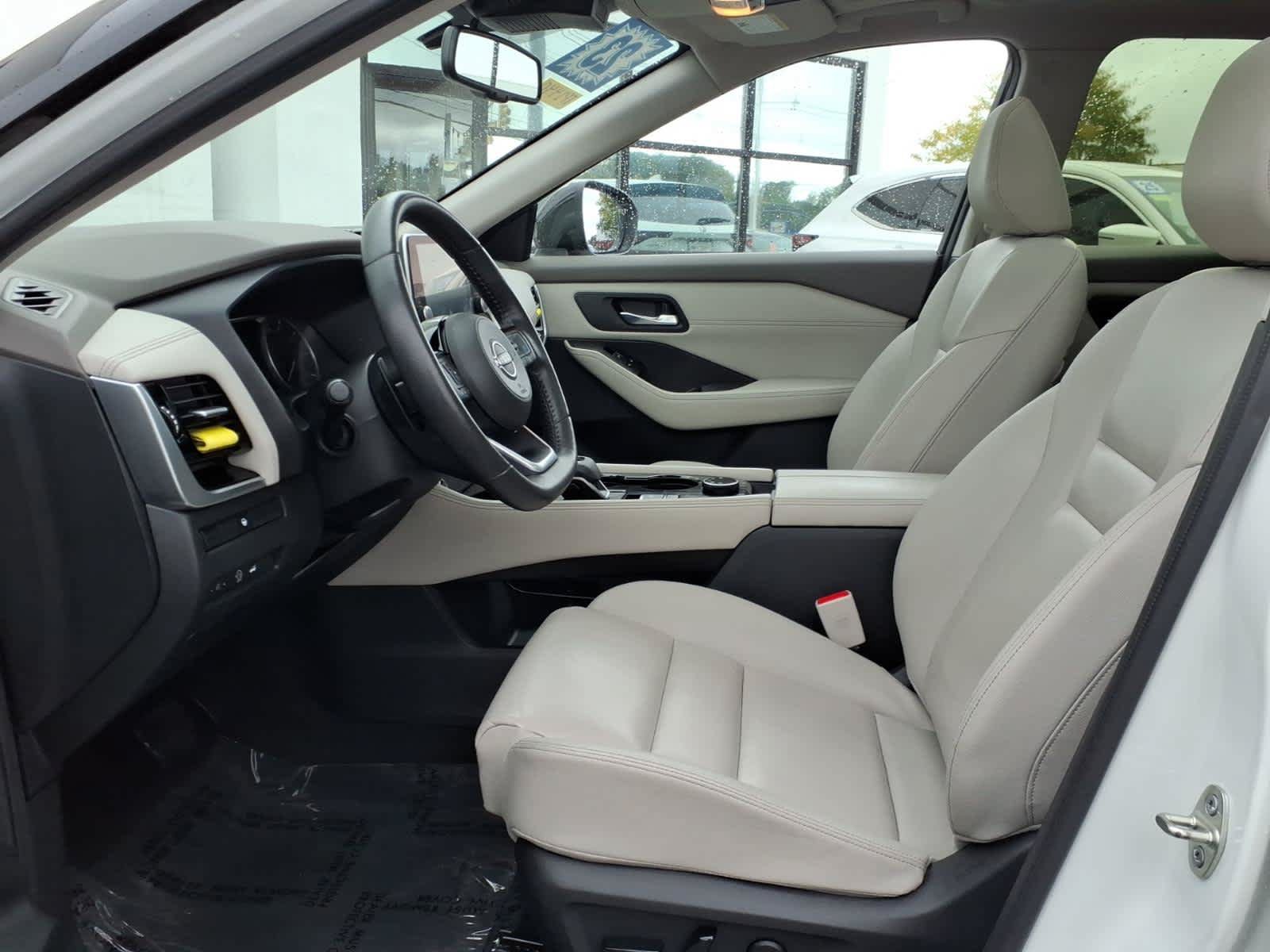 Used 2023 Nissan Rogue SL AWD/4WD image 11