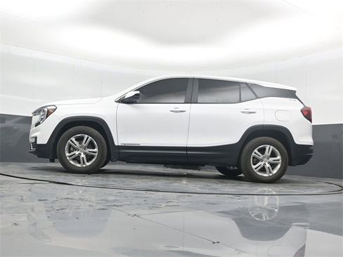 Used 2024 GMC Terrain SLE image 43