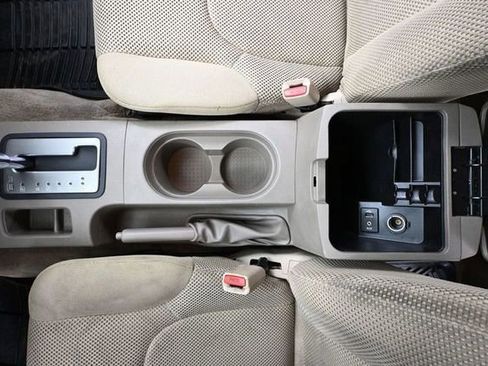 Used 2015 Nissan Frontier SV image 29