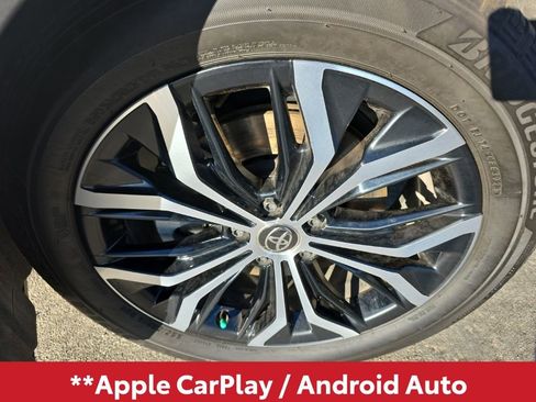 Used 2024 Toyota Crown Limited image 3