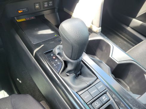 Used 2025 Toyota Camry LE w/ Convenience Package image 28