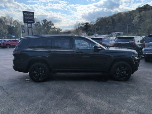 Used 2024 Jeep Grand Cherokee L Limited w/ Black Appearance Package AWD/4WD image 6
