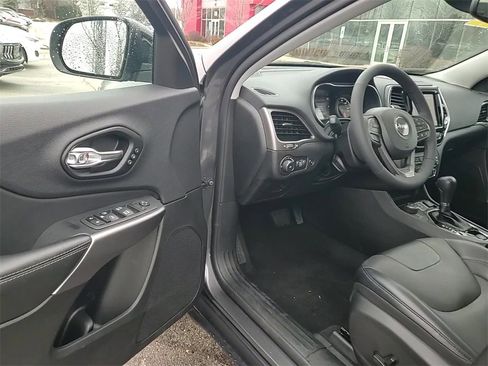 Used 2022 Jeep Cherokee Limited image 9
