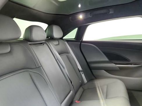 Used 2024 Lucid Air Touring image 25