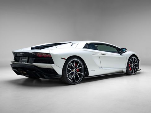 Used 2017 Lamborghini Aventador S image 23