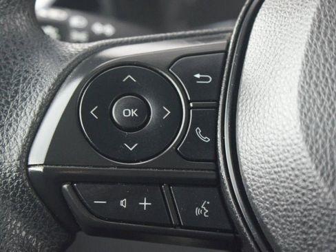 Used 2023 Toyota Corolla LE image 6