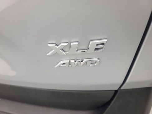 Used 2025 Toyota RAV4 XLE AWD/4WD image 13