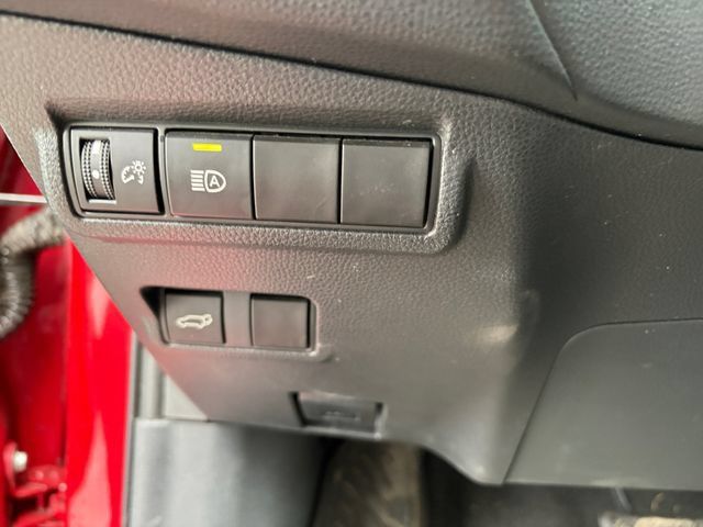 Used 2024 Toyota Corolla Cross XLE w/ Convenience Package AWD/4WD image 29