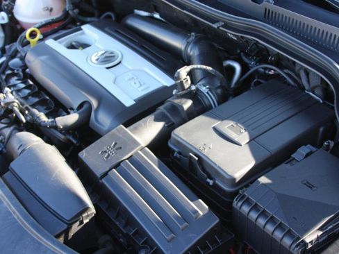 Used 2016 Volkswagen CC Sport image 18