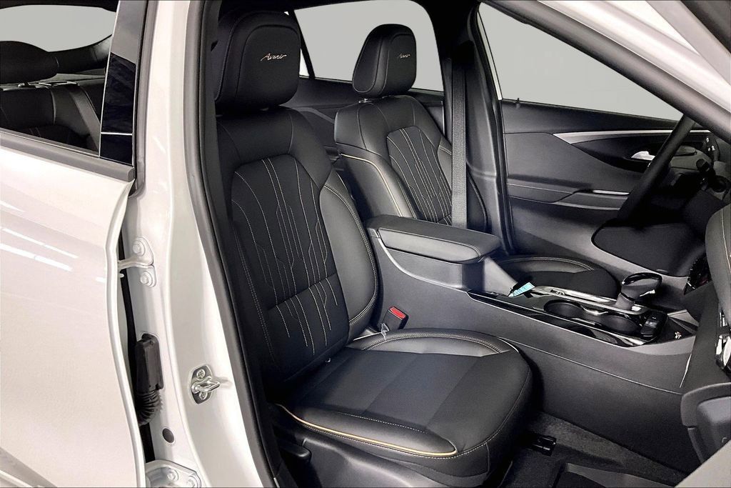 New 2026 Buick Envista Avenir FWD image 11