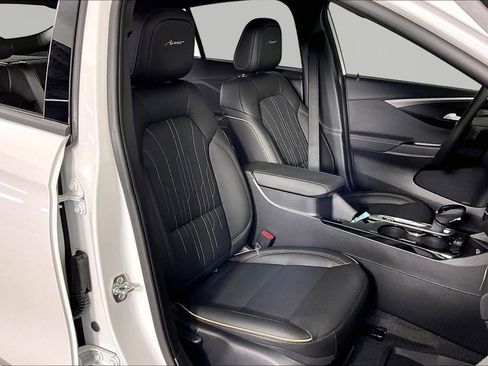 New 2026 Buick Envista Avenir FWD image 11