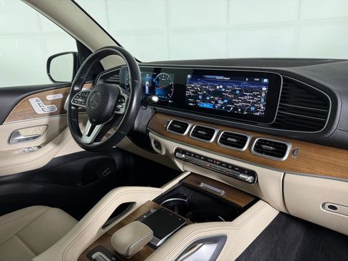 Used 2023 Mercedes-Benz GLS 450 4MATIC image 32