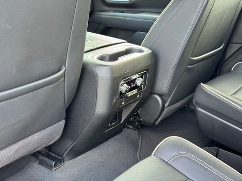 Used 2024 GMC Yukon SLT image 29