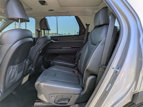 Used 2024 Hyundai Palisade Limited image 13