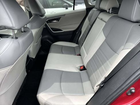 Used 2021 Toyota RAV4 XLE Premium AWD/4WD image 22