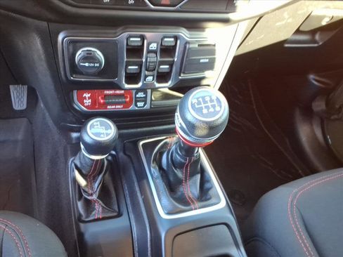 Used 2021 Jeep Wrangler Unlimited Rubicon w/ Dual Top Group image 19