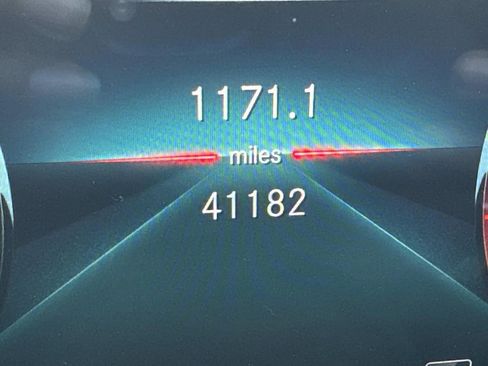 Used 2022 Mercedes-Benz CLA 250 image 27