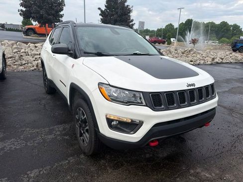 Used 2020 Jeep Compass Trailhawk w/ Cold Weather Group AWD/4WD image 3
