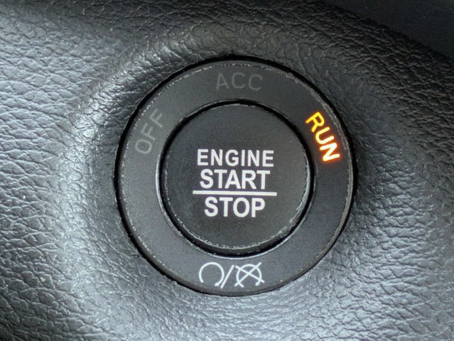 Used 2020 Jeep Cherokee Latitude Plus AWD/4WD image 29