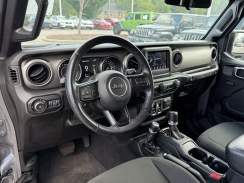 Used 2021 Jeep Wrangler Sport AWD/4WD image 11