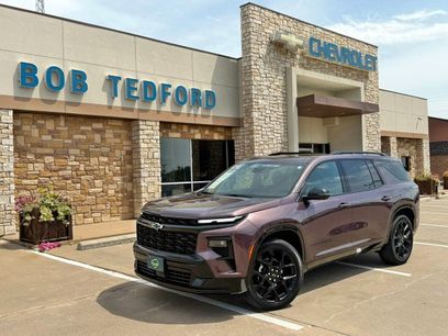 Certified 2025 Chevrolet Traverse RS w/ LPO, Floor Liner Package