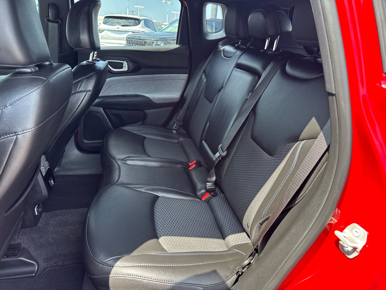 Used 2024 Jeep Compass Latitude AWD/4WD image 6