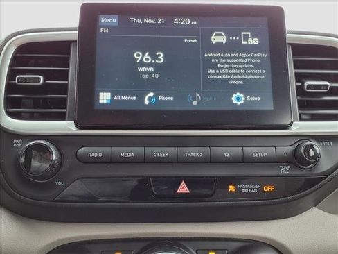 Used 2020 Hyundai Venue SEL image 15