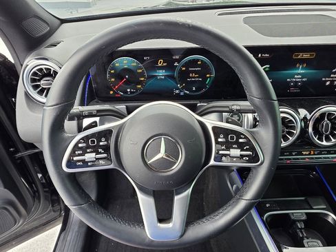 Used 2023 Mercedes-Benz GLB 250 image 16
