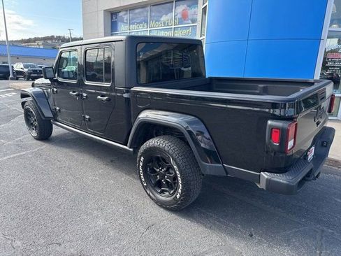 Used 2022 Jeep Gladiator Sport AWD/4WD image 3