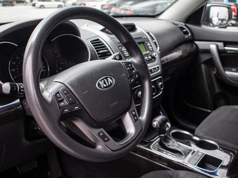 Used 2014 Kia Sorento LX FWD image 21