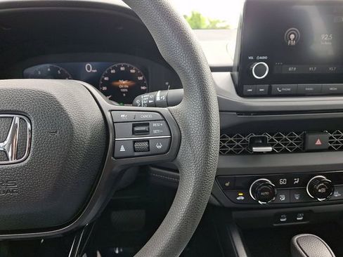 Certified 2025 Honda Accord SE image 22