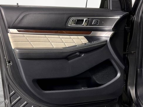 Used 2016 Ford Explorer Platinum AWD/4WD image 20