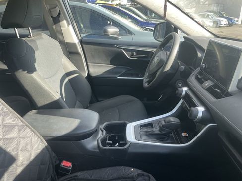 Used 2023 Toyota RAV4 LE image 4