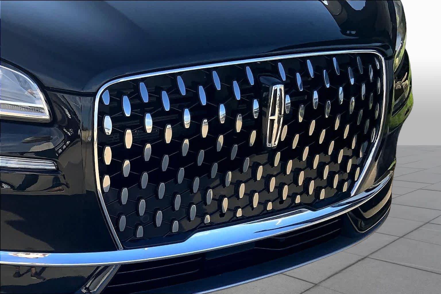 Used 2025 Lincoln Corsair Reserve AWD/4WD image 28